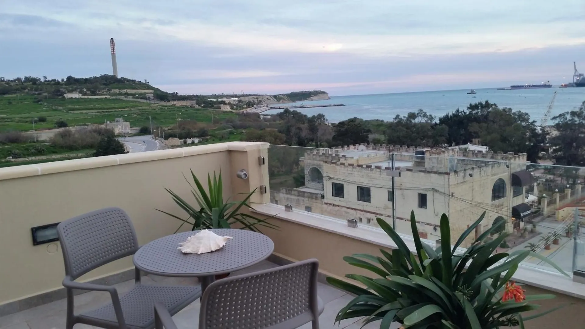 Seagull Penthouse Marsaxlokk Apartment