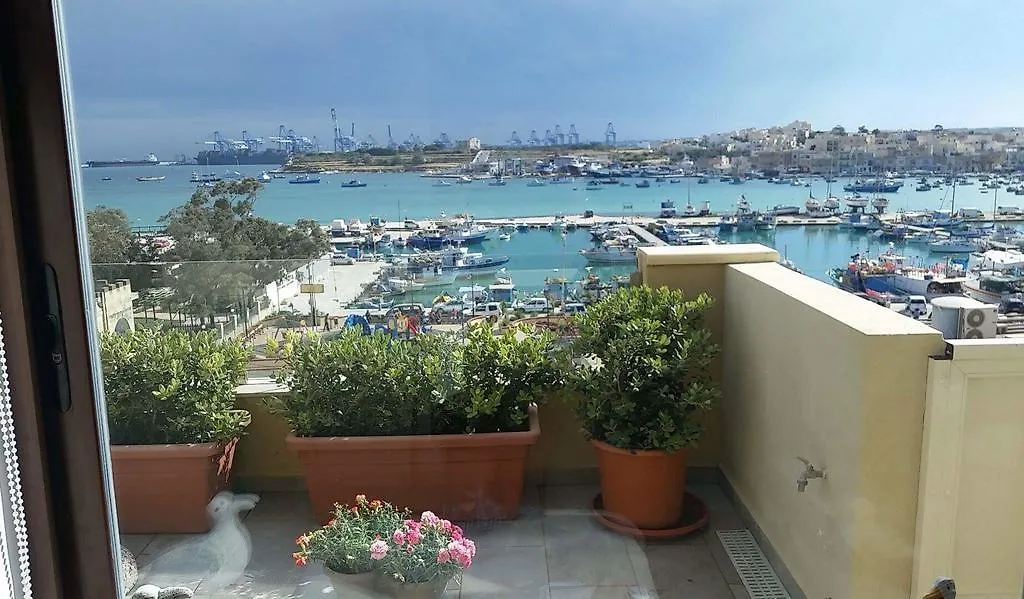 Seagull Penthouse Marsaxlokk Apartment