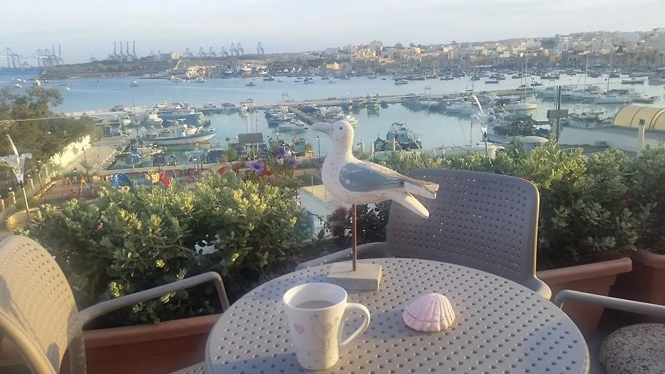 Seagull Penthouse Marsaxlokk Apartment